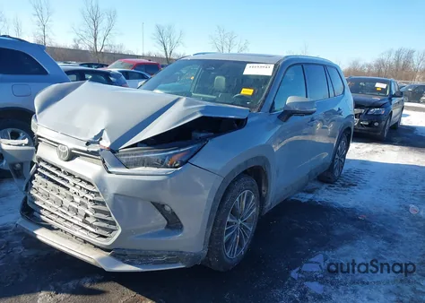 2025 Toyota Grand Highlander Hybrid Platinum Max z USA, uszkodzony, nr VIN 5TDADAB58SS020326